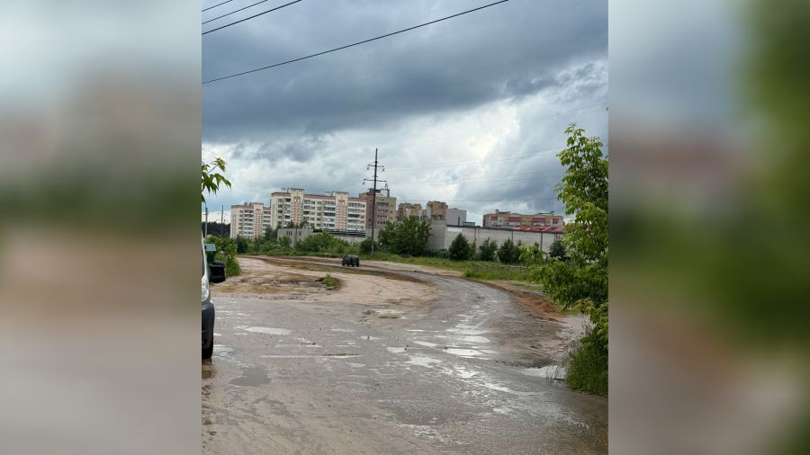 Под Ярославлем перенесли сроки ремонта дороги на улице Мирной