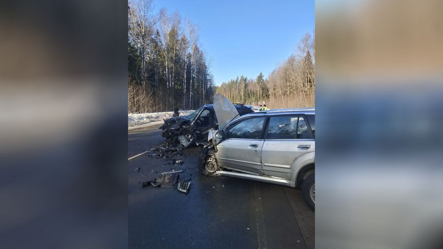 В ДТП на трассе под Рыбинском пострадали шестеро человек