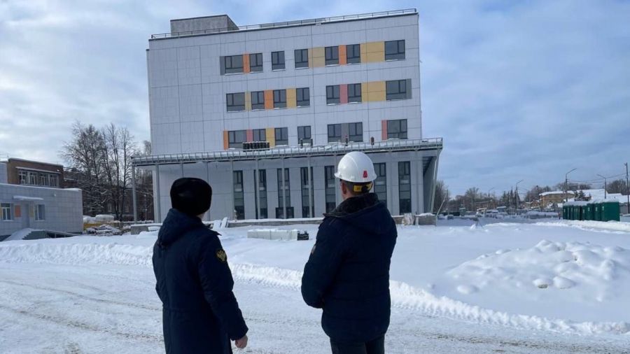 Прокуратура проверила ход строительства корпуса детской областной больницы в Ярославле