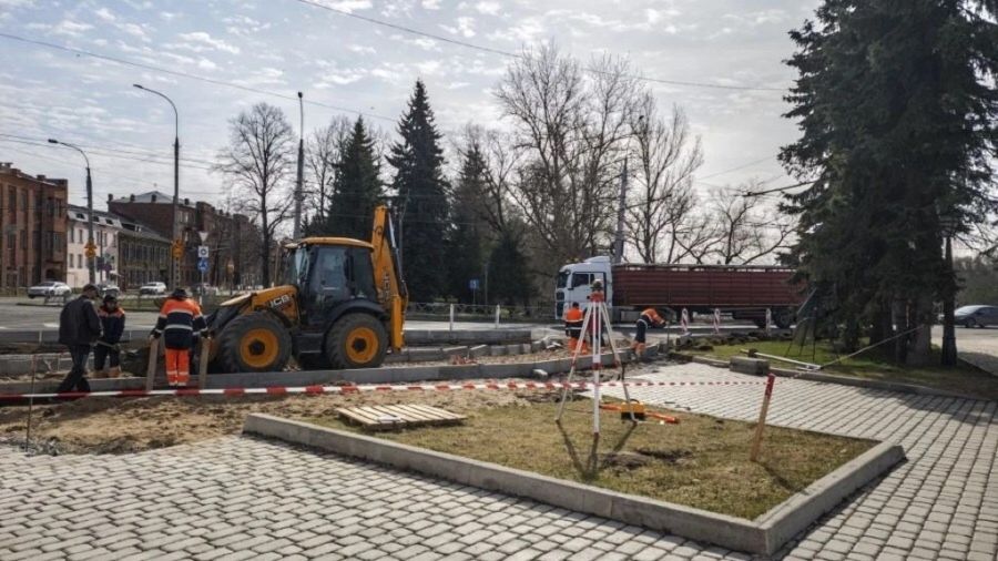 В Рыбинске началось обустройство остановки на улице Бульварной