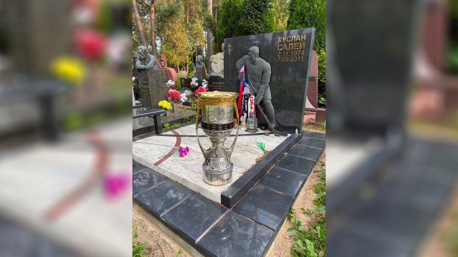 Тренер ярославского &laquo;Локомотива&raquo; привез Кубок Гагарина в Минск