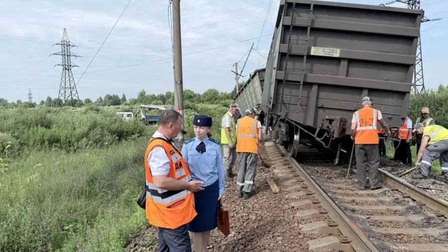 Прокуратура организовала проверку по факту схода грузовых вагонов с рельс в Ярославле
