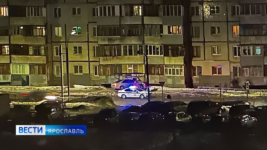 В Ярославле легковушка врезалась в остановку общественного транспорта