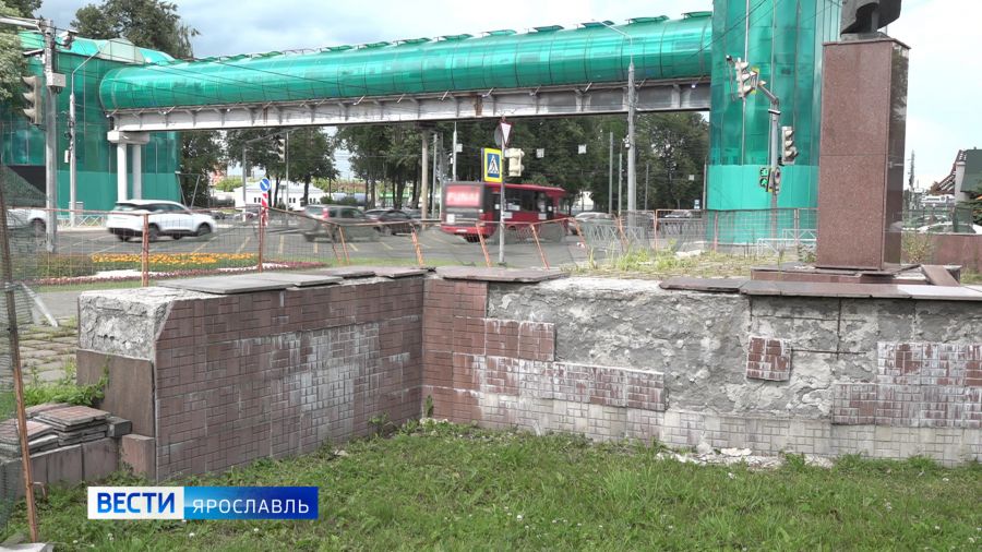 В Ярославле продолжает разрушаться памятник Михаилу Фрунзе