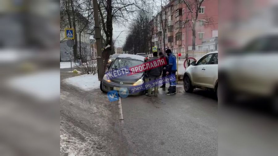 В Ярославле появилась яма-убийца машин