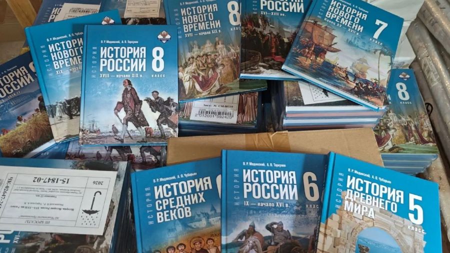 Ярославская область отправит в школы Акимовского округа учебники и оборудование