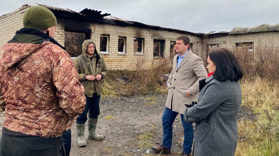 Сгоревшую ферму в Даниловском районе восстановят