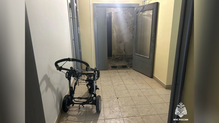 В Ярославле в подъезде одного из брагинских домов подожгли коляску
