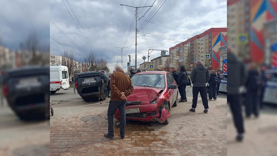 В Тутаеве водитель иномарки пострадал в результате столкновения с &laquo;Ладой&raquo;
