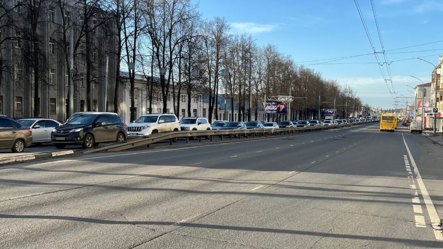 Дорожные службы Ярославской области призывают автомобилистов срочно &laquo;переобуться&raquo;