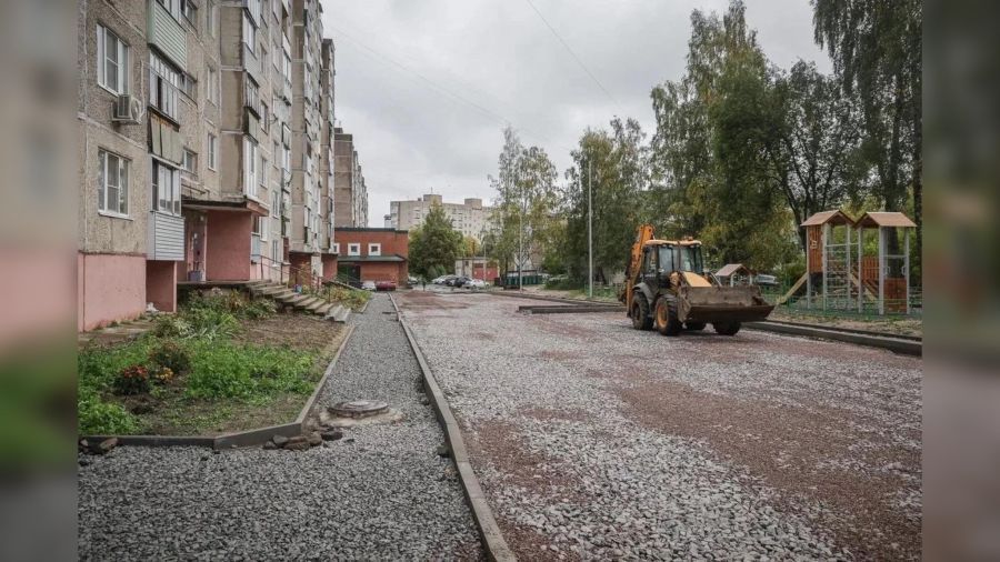 В Рыбинске возобновили работы во дворе на проспекте Мира