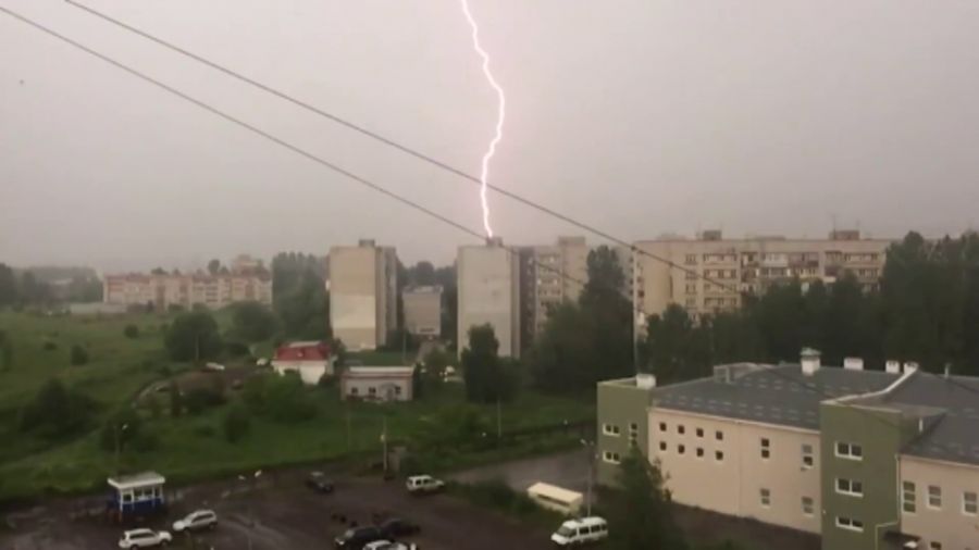Порывистый ветер и гроза: Ярославское МЧС выпустило экстренное предупреждение