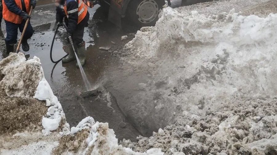 В Рыбинске начались работы по промывке ливневок