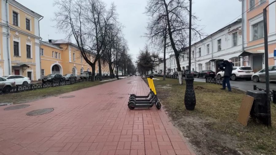 В Ярославле изменятся требования к парковкам электросамокатов