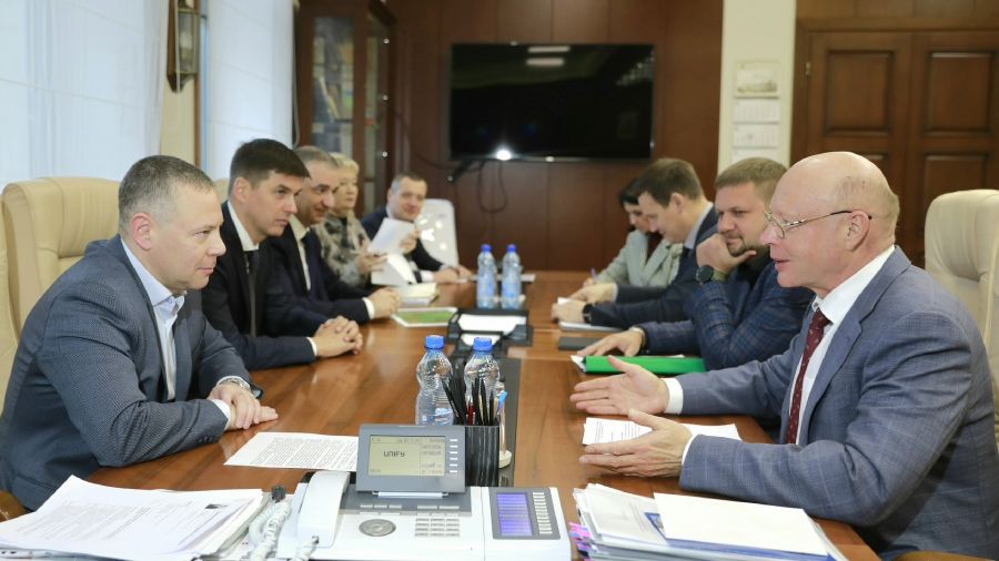 Губернатор Ярославской области обсудил на встрече директоров строительство нового предприятия в Угличе