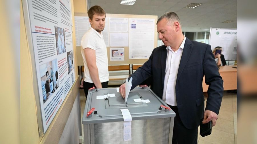 Губернатор Михаил Евраев проголосовал на выборах депутатов Государственной Думы