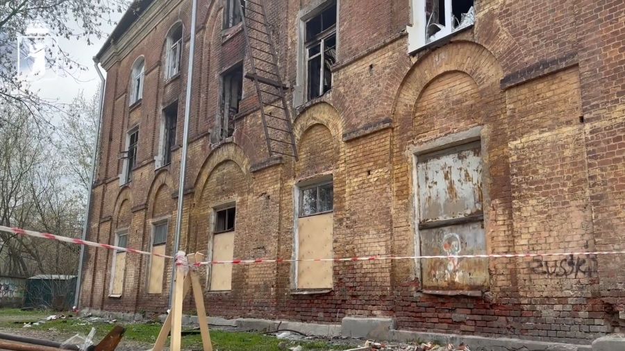 Власти Ярославля продолжают помогать пострадавшим при пожаре в доме на улице Стачек