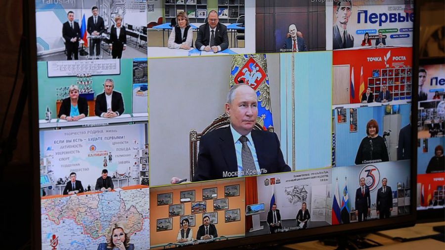 Михаил Евраев рассказал Владимиру Путину о ремонте ярославских школ