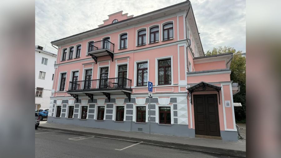 Инвестор привел в порядок фасад памятника на Волжской набережной в Ярославле