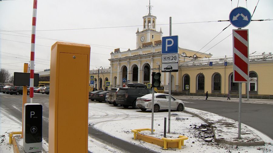 Парковка у "Ярославля - Главного" станет платной в конце апреля
