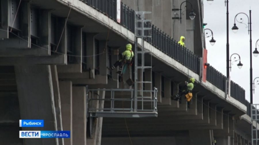 На мосту в Рыбинске из-за монтажа подсветки перекроют тротуары