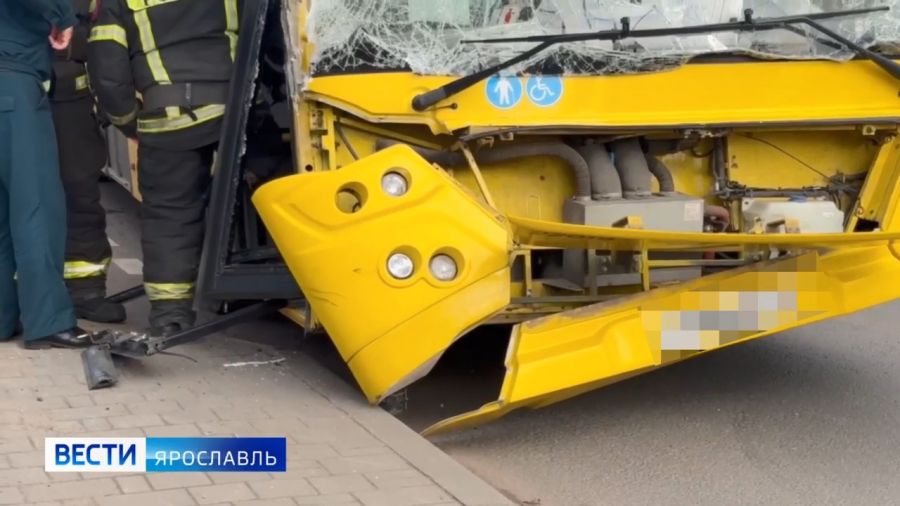 &laquo;Стало плохо&raquo;: в транспортной компании прокомментировали ДТП с автобусом в Ярославле