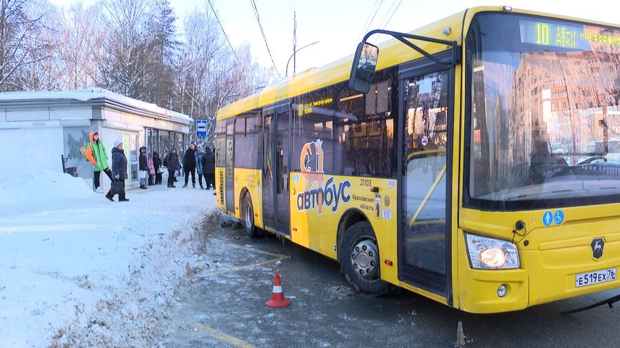 В Ярославле смертельное ДТП с пешеходом-грузчиком могло произойти из-за скользкой дороги