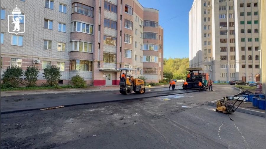В Ярославле завершилось масштабное благоустройство двора на Красноборской
