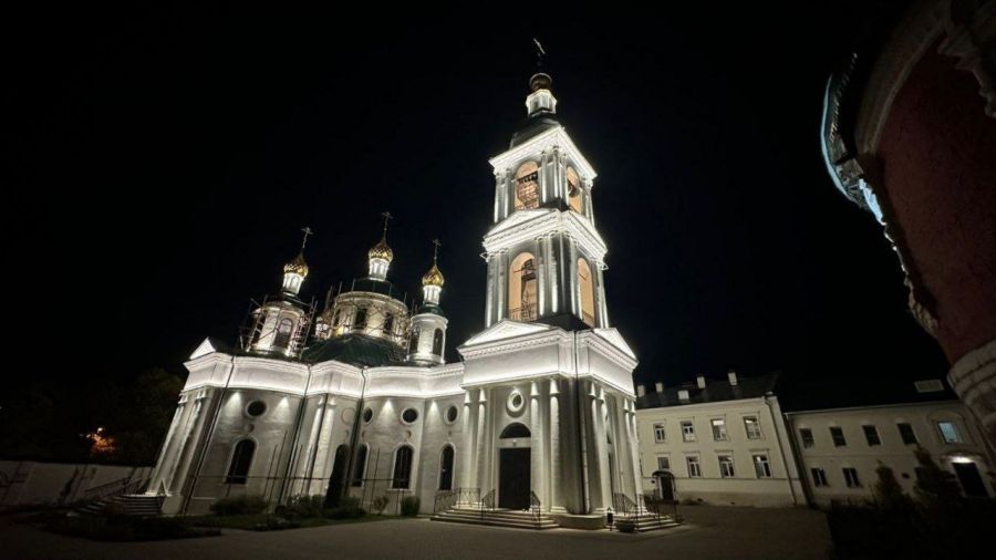 В Угличе церковь Феодоровской иконы Божией Матери украсили подсветкой