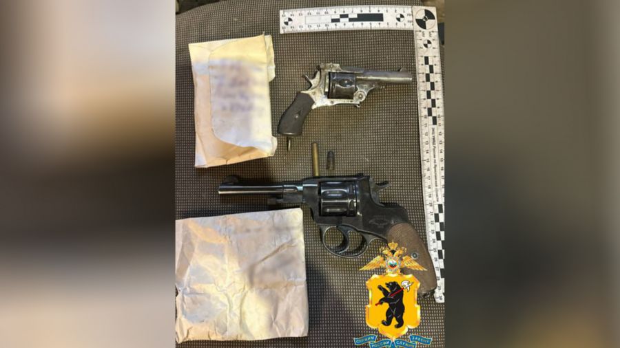 В Ярославле в ходе ремонта в жилом доме нашли дореволюционные револьверы