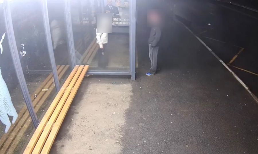 В Ярославле подростки разбили еще одну остановку