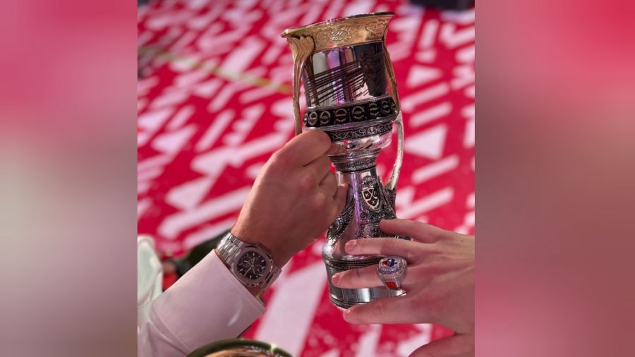Ярославские хоккеисты показали чемпионские перстни