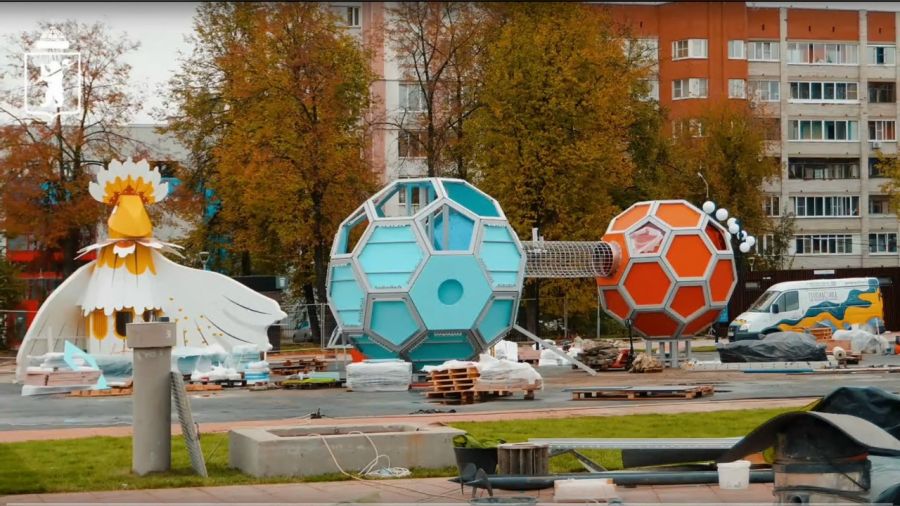 В Ярославле на площади Юности появилась Птица Говорун